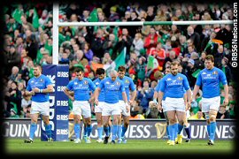 Ireland Italy players dejected